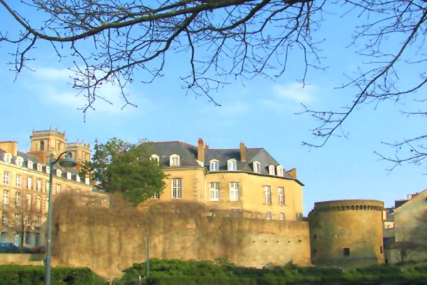 檔案:Ronnes Castle.jpg